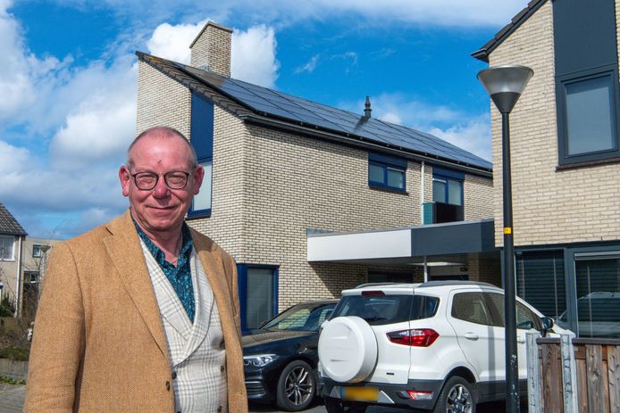 Detlev Cziesso, oud-wethouder van Apeldoorn, heeft al sinds 2013 zonnepanelen op zijn dak.