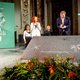 Koning onthult gedenksteen Multatuli in Nieuwe Kerk