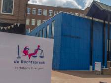 Medewerkster rechtbank na 19 jaar ontslagen, neusde in vertrouwelijke gegevens van haar buren