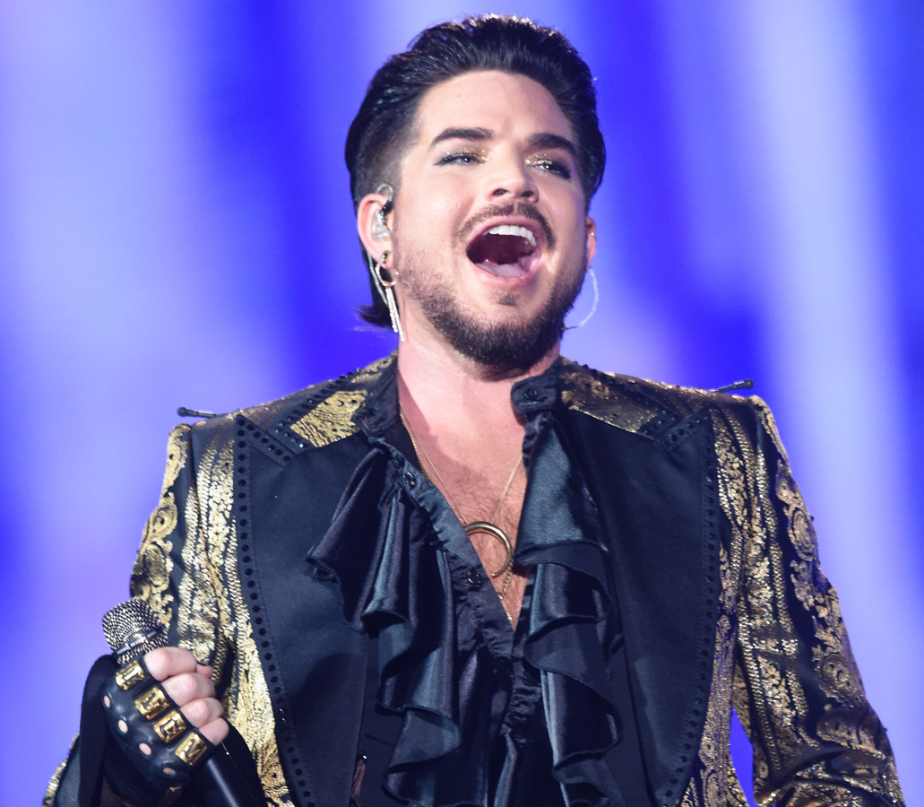 Queenzanger Adam Lambert gooit hits van anderen ‘helemaal om’, maar