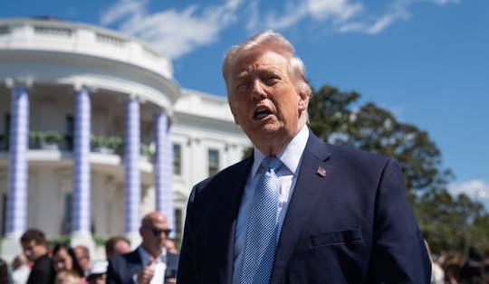 Trump dreigt met nieuwe bombardementen op Iran als gesprekken mislukken: ‘De enige reden dat ze vandaag in leven zijn, is om te onderhandelen’