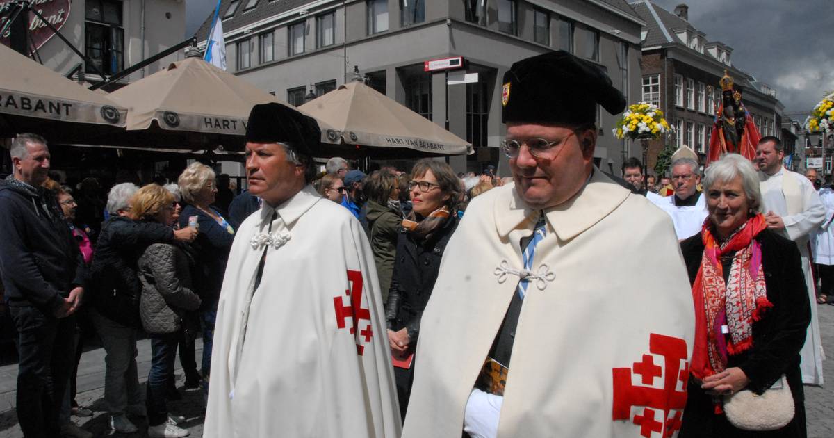 Zoete Moeder ontvangt hulp van boven in Den Bosch Den Bosch, Vught bd.nl