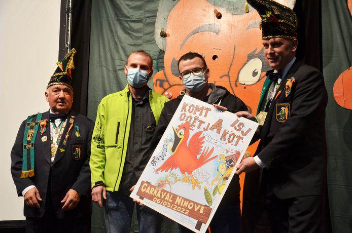 Opening carnaval Ninove 2022 - Robinn van MKV Groulek Dest en Sammy van NKV Vantauidj op Tasj, de winnende ontwerpers van de affiche voor carnaval Ninove 2022.