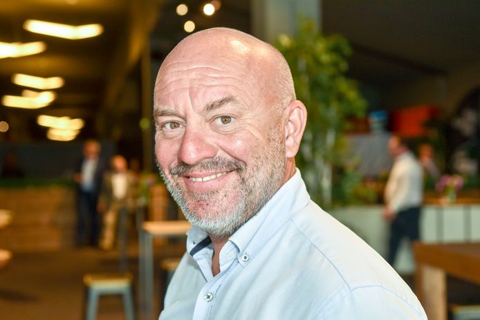 Ruilhandel linnen slepen Piet Huysentruyt geeft het roer van restaurant Likoké aan z'n zoon en hoopt  op een opening in Zuid-Afrika: “Ik zet bewust een stap achteruit” |  Showbizz | hln.be