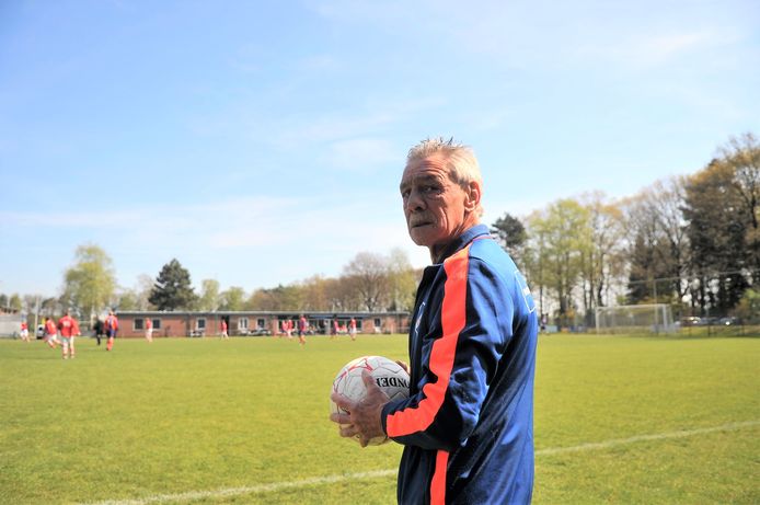 Jan Leewes op het voetbalveld, hij was jaren lang actief voor Duno en CHRC.