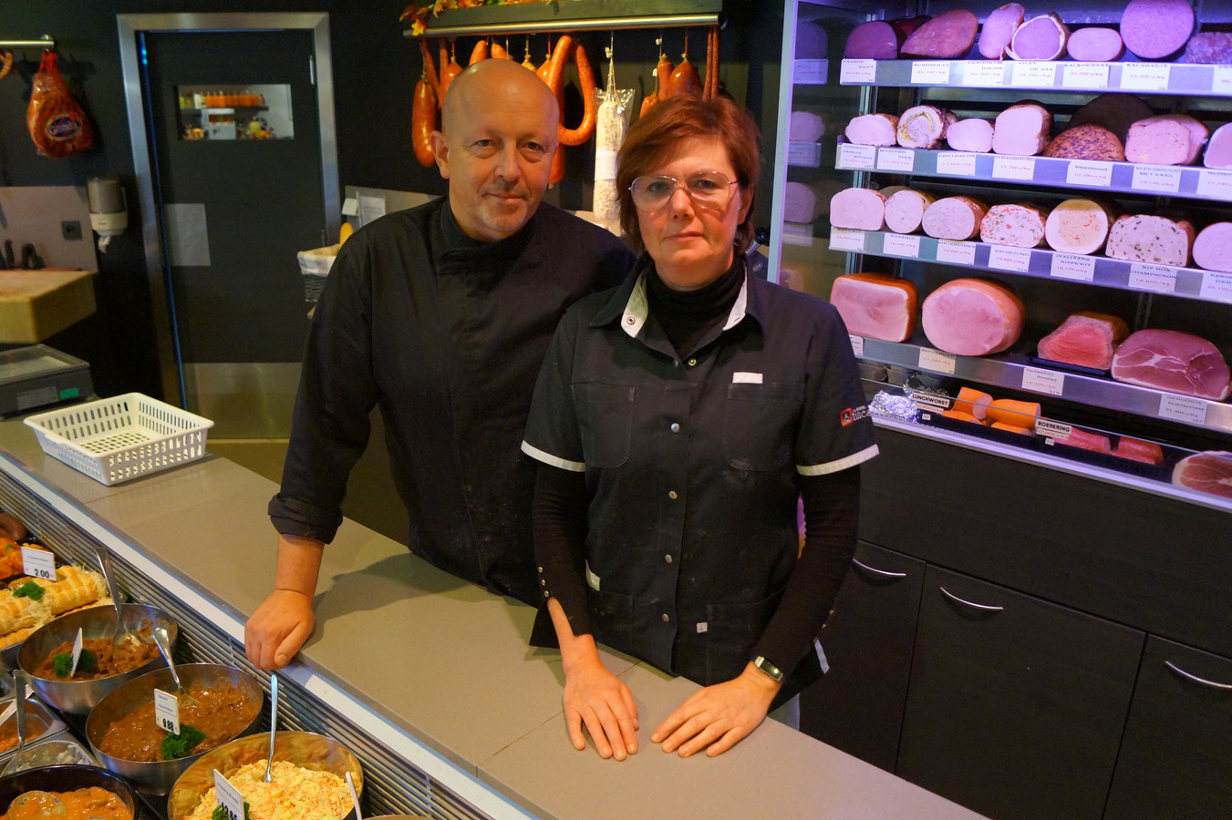 Cris Algoedt en Katty Bultynck van slagerij Finesse op de Hille in Zwevezele