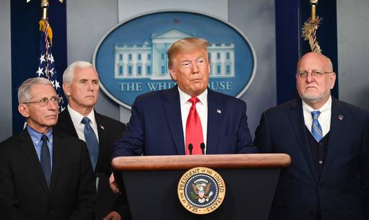 Amerikaans president Trump gaf een persconferentie over de eerste coronadode.