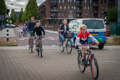 Zorgen over veiligheid scholieren in Elst: partijen komen met eigen verkeersavond