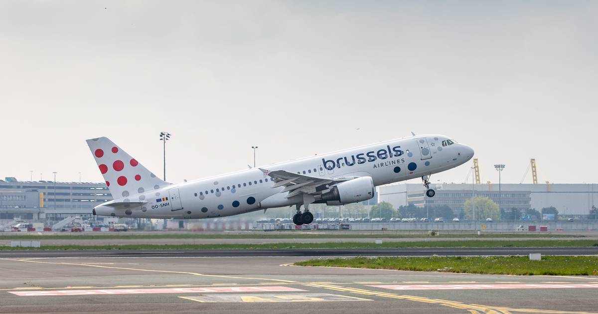 Забастовка бортпроводников Брюссельских авиалиний началась в среду  местный