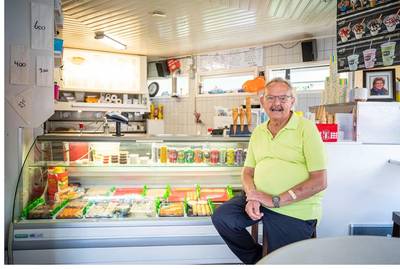 Vrolijke snackbarhouder André van Seccelen (73) wilde de ‘friet horen fluiten’