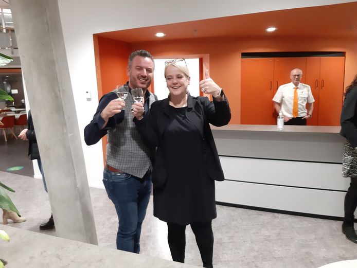 Robbert Lievense en Jacqueline van Burg van LSD vieren de uitslag.