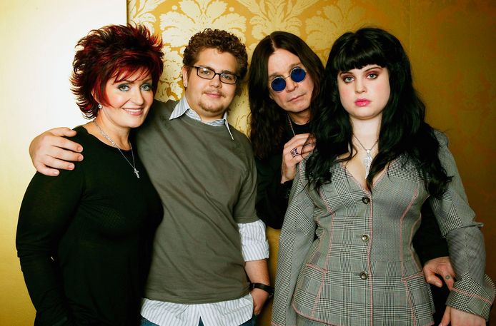 Sharon en Ozzy Osbourne met zoon Jack en dochter Kelly.