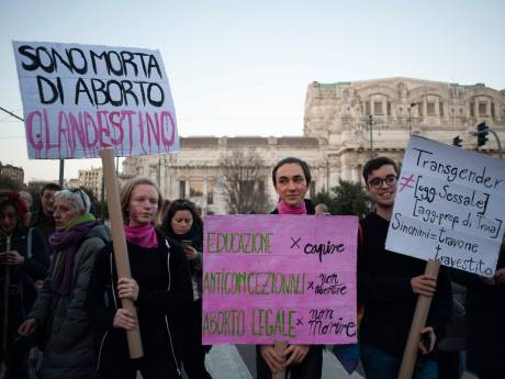 À rebours du reste de l’Europe, l’Italie de Meloni s’attaque au droit à l’avortement