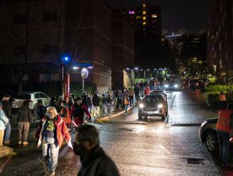 Koelkast met coronavaccins valt uit in Seattle: ziekenhuis deelt in holst van de nacht 1.600 spuitjes uit aan al wie wil