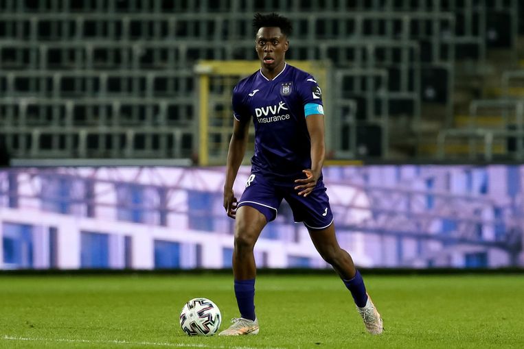 Albert Sambi Lokonga is de aanvoerder van Anderlecht. Beeld Photo News