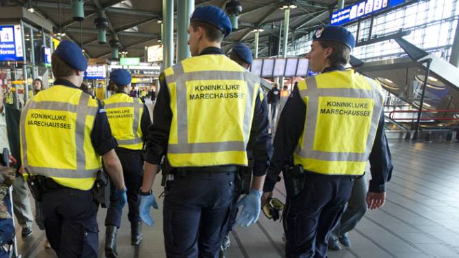 Agressieve passagier opgepakt op Schiphol