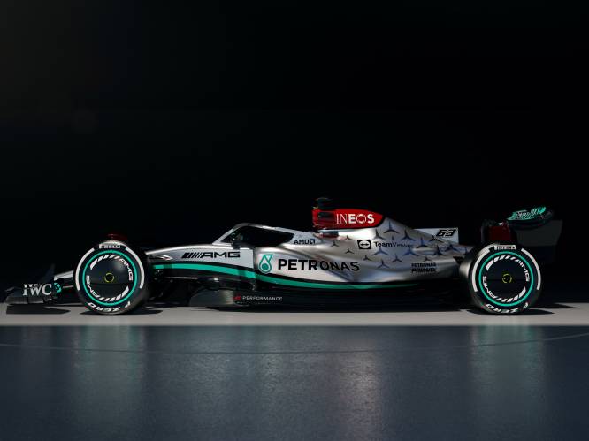 Lewis Hamilton toont bolide waarmee hij Verstappen weer van de troon wil stoten: “Het was een moeilijke periode, maar nu ga ik weer vol aanvallen”