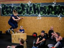 Zweten voor Beweegschuur Nije Stichting: squats en push-ups leveren veel geld op
