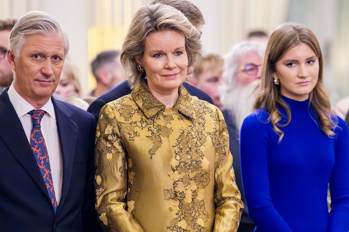 Mathilde toont haar modelef: zó ziet een moderne kerstkoningin eruit ...