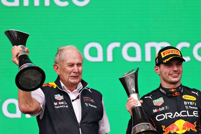 Helmut Marko (l) e Max Verstappen dopo il Grand Prix d'Amérique.