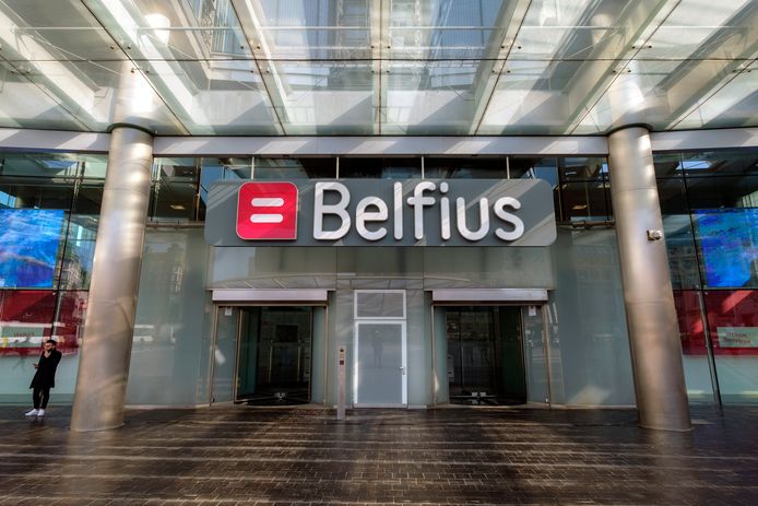 Belfius gaat voortaan ook telecompakketten van Proximus aan de man brengen.