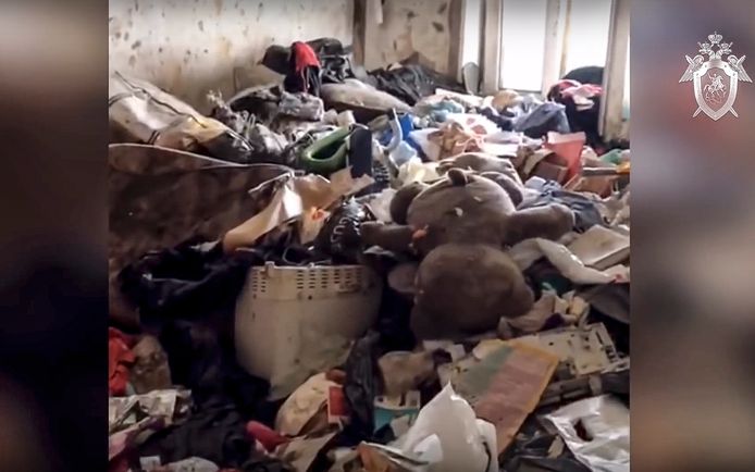 Het appartement vol afval waaruit Lyuba werd bevrijd.