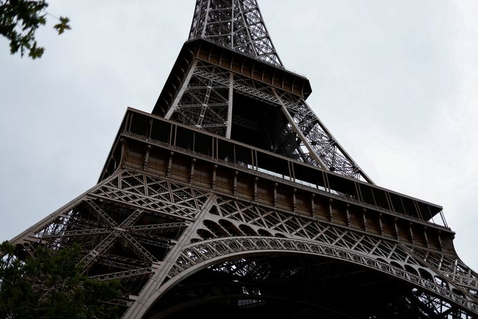 Een recente foto van de Eiffeltoren