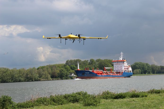 Een medisch drone van de ANWB gaat vanaf volgend jaar bloed en medicijnen bezorgen bij ziekenhuizen in de regio Zwolle