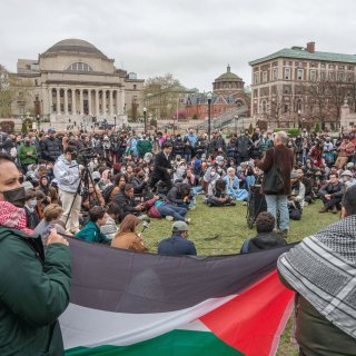 Op de campus van Colum­bia, na de arrestaties: ‘De oudere generatie is al die Israël-kritiek niet gewend’