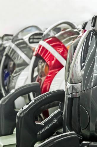 “Stof opzuigen doet hij wel, maar hij stoot het ook meteen weer uit”: de beste én slechtste stofzuigers die je op Black Friday kan kopen
