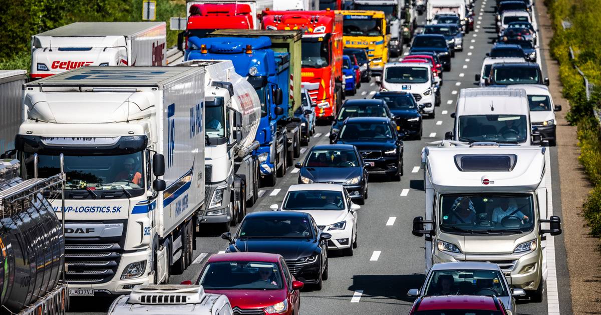 Auto met pech zorgde voor flinke vertraging op de A58 vanaf Etten-Leur richting Tilburg