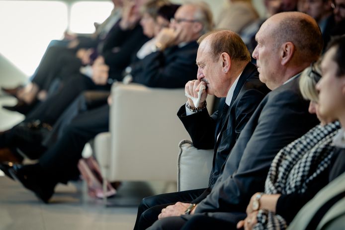 Hugo con un sorriso e lacrime per l'addio a Nicole