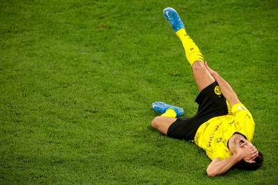 Football Talk. Meunier ziet concurrent bij Dortmund uitvallen met zware knieblessure - Klopp: “Van Dijk naar het EK? Zie het niet voor me”