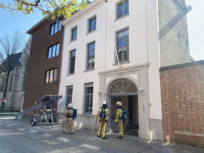 MECHELEN - De hulpdiensten kwamen ter plaatse nadat arbeiders een hoeveelheid gas waarnamen tijdens de werken.