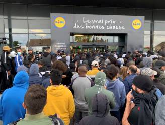 Chaos bij Franse Lidl die stunt met PlayStation-actie: vechtpartijen en traangas ingezet