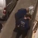 Politiegeweld in Molenbeek: agent schopt geboeide verdachte op het hoofd