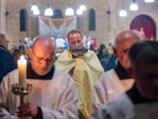 Het Allerheiligste is weg, de Bentelose kerk is geen kerk meer  