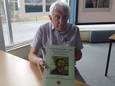 Auteur Emiel De Cock met zijn nieuwe boek.