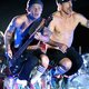 Red Hot Chili Peppers-bassist: 'Alles kan zomaar afgelopen zijn'