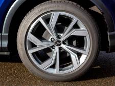 ‘Kan het kwaad om de banden van je auto verkeerd om te wisselen?’