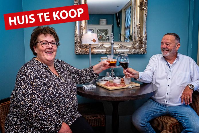 Ron en Carina Bergshoeff in hun woning annex bedrijfspand.