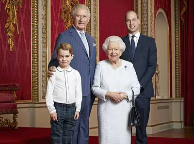 Is deze foto dé reden waarom prins Harry en Meghan Markle het koningshuis de rug toekeerden?