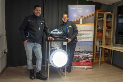 Twee Neerkantse ondernemers winnen met hun daglicht buis het beste idee van varkensland