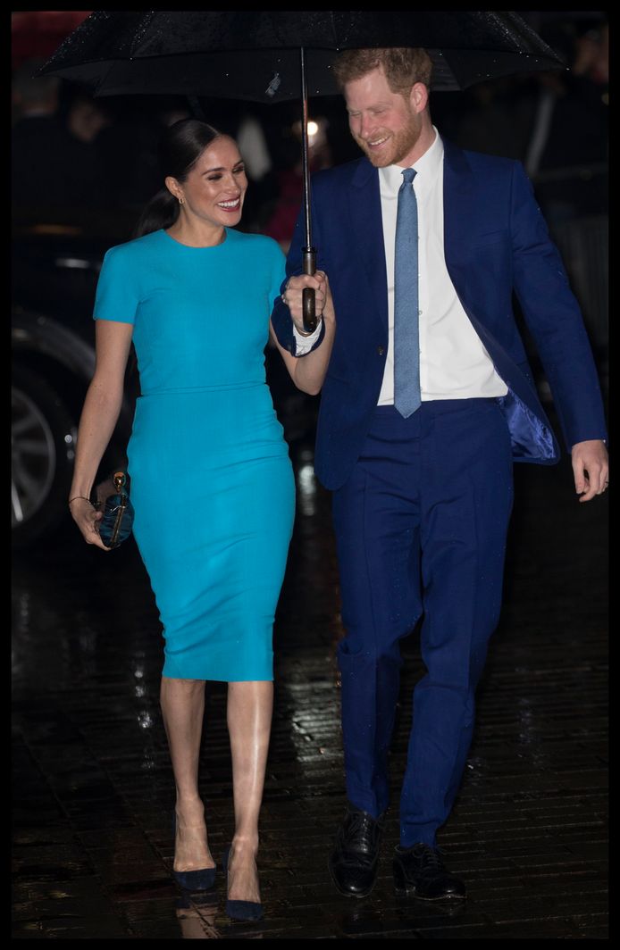 Stralend gelukkige Harry en Meghan trotseren regen tijdens laatste dagen in Londen