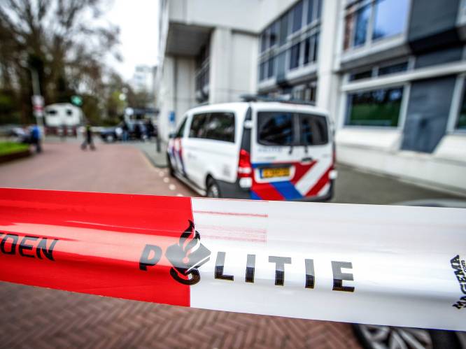 Amsterdammer (25) verdacht van gooien brandend voorwerp naar Israëlische ambassade