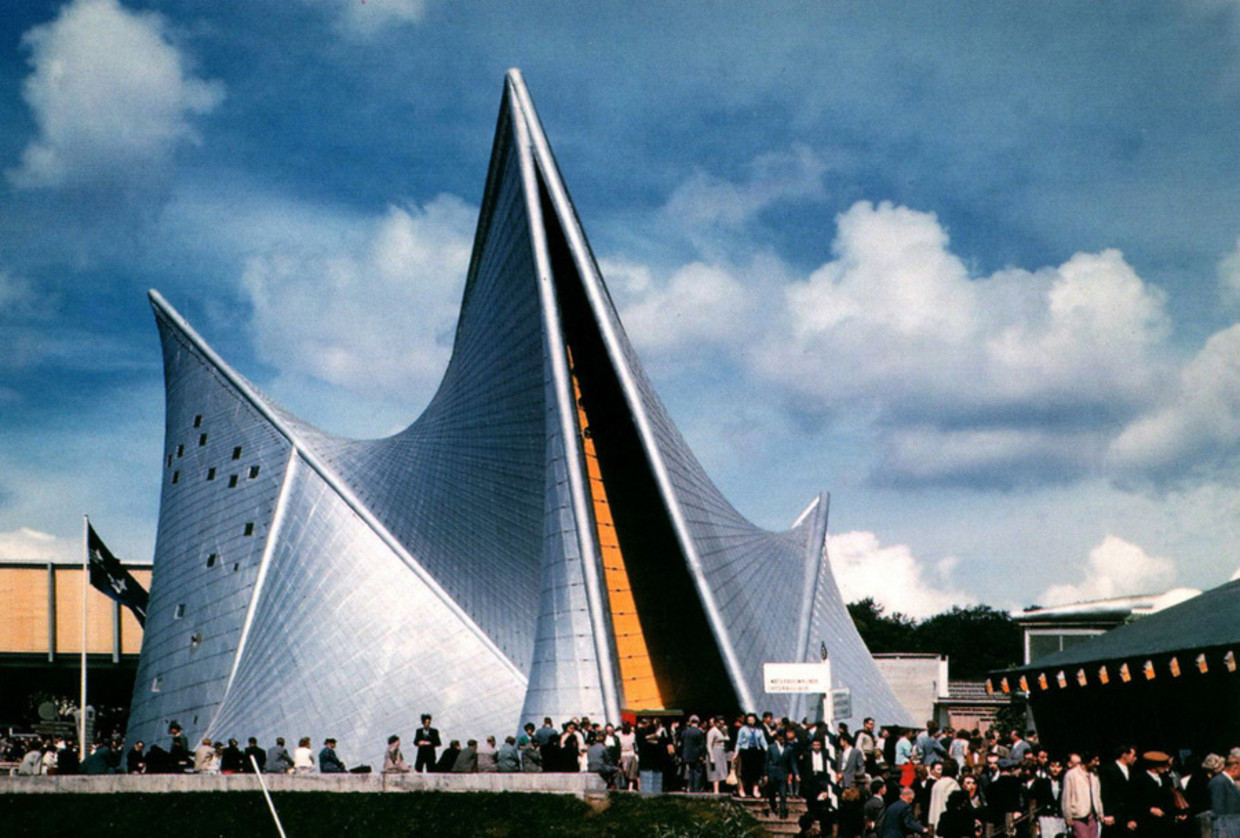 Het paviljoen van Le Corbusier in 1958 in Brussel. Beeld Tumblr