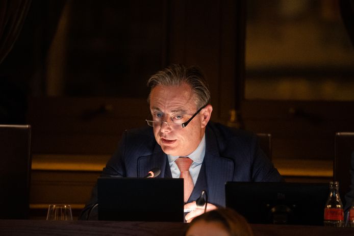 Bart De Wever (N-VA): “De lokale en federale politie werken nauw samen. Die samenwerking is zelfs nog nooit zo innig geweest, wat ook geldt voor het parket en de douane."
