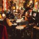 Op het einde van ‘Where I’m Meant To Be’ van Ezra Collective moeten we zelfs dekking zoeken