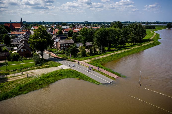 Een luchtfoto van het dorp Bergen in het noorden van Limburg.