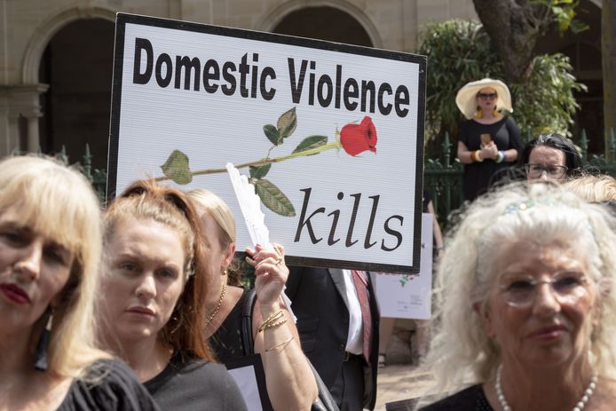 Vrouwen protesteren tegen huiselijk geweld in Brisbane, Australië.